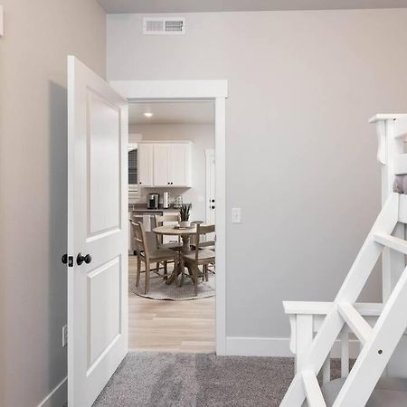 Charming 3-Bedroom In Vibrant New Neighborhood 比灵斯 外观 照片