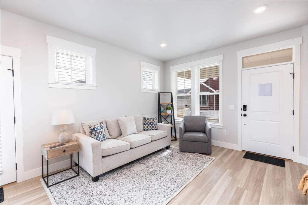 Charming 3-Bedroom In Vibrant New Neighborhood 比灵斯 外观 照片