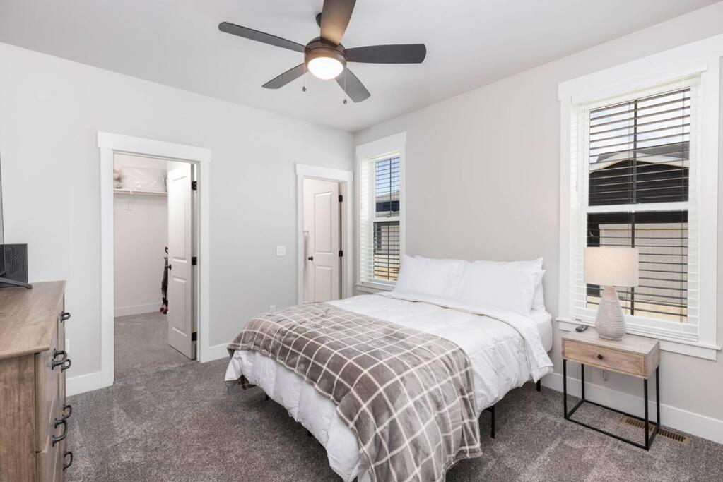 Charming 3-Bedroom In Vibrant New Neighborhood 比灵斯 外观 照片