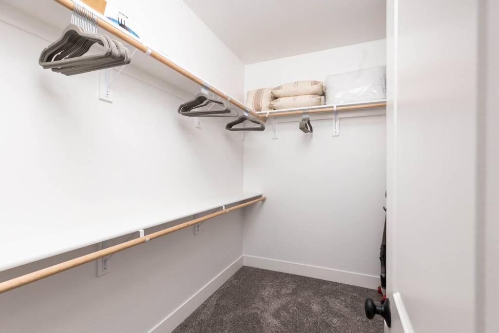 Charming 3-Bedroom In Vibrant New Neighborhood 比灵斯 外观 照片